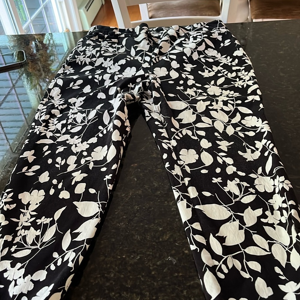 Chico’s Women’s  Capri Pants Size 2 (12)